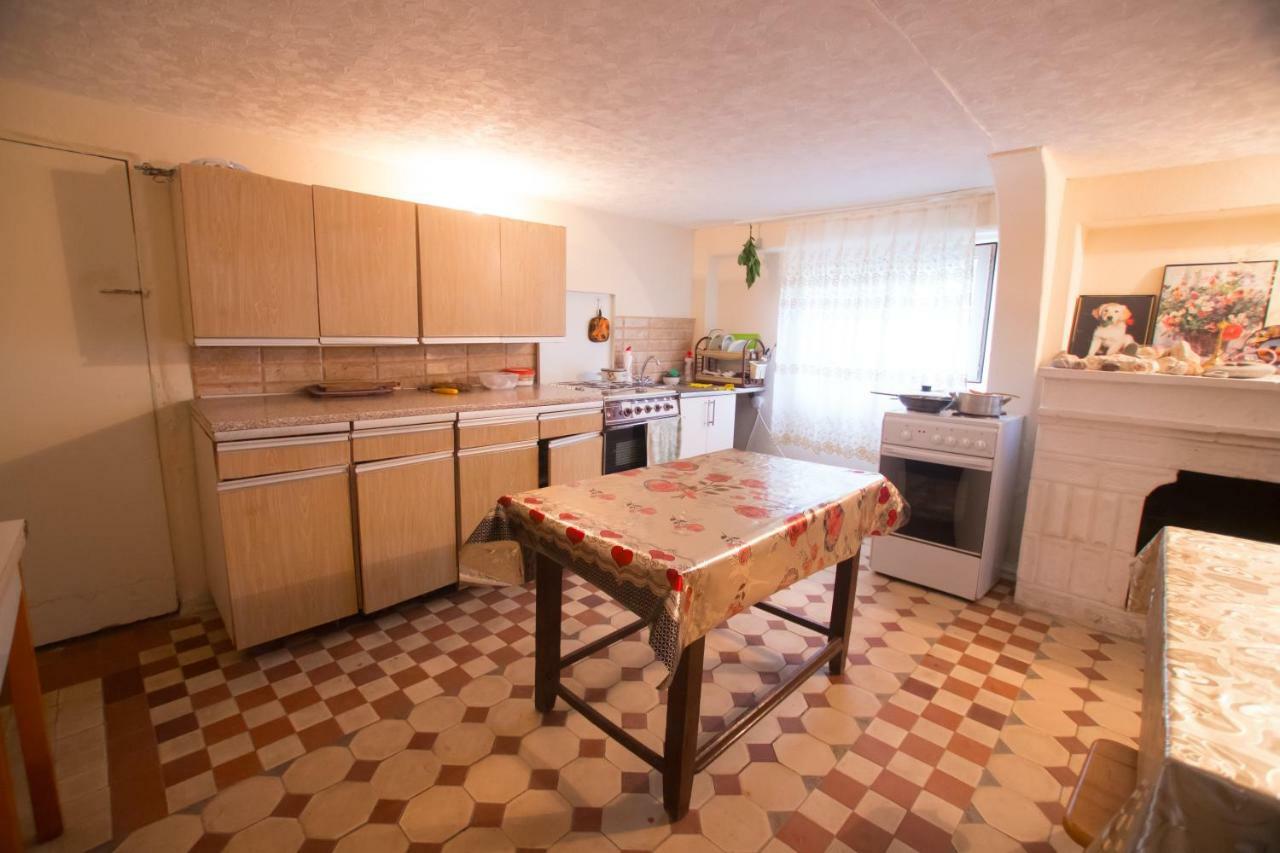 Октябрьская 318 Singer Сингер Gantiadi Extérieur photo